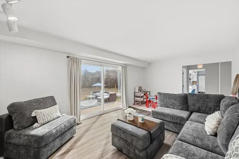 805 Sutton Drive Northbrook IL 60062