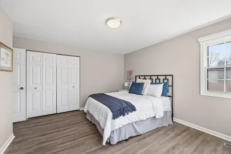 805 Sutton Drive Northbrook IL 60062