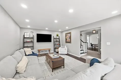 805 Sutton Drive Northbrook IL 60062