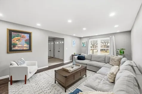 805 Sutton Drive Northbrook IL 60062