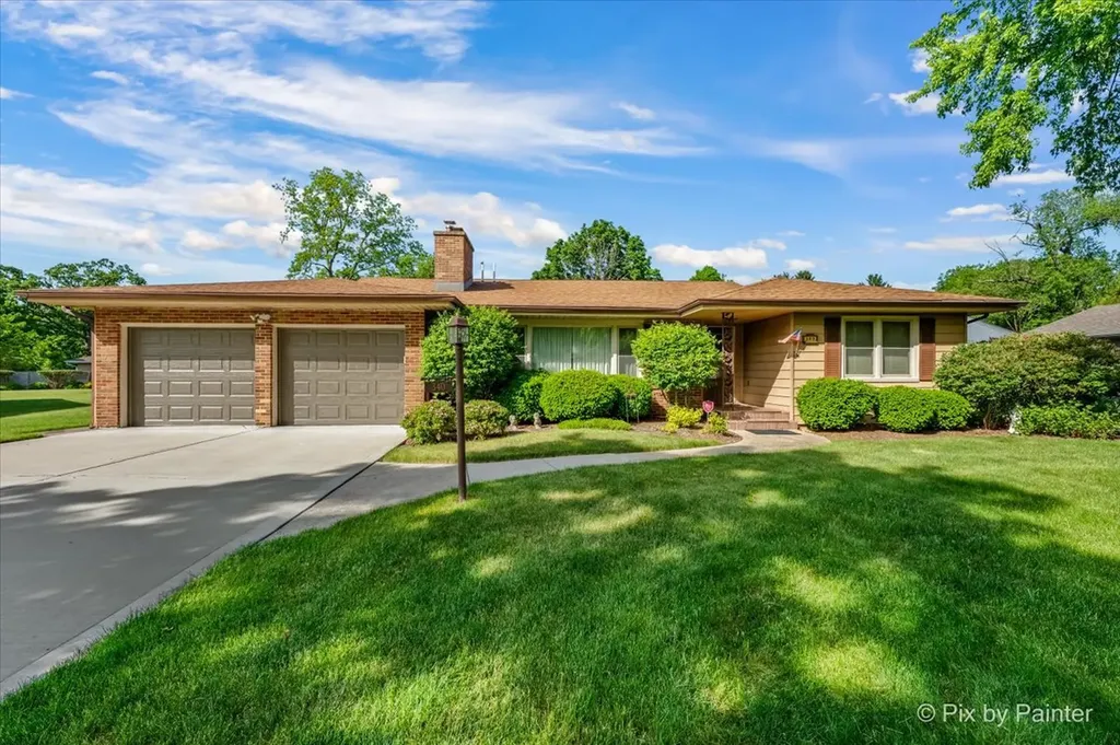 340 Hilkert Court Crystal Lake IL 60014