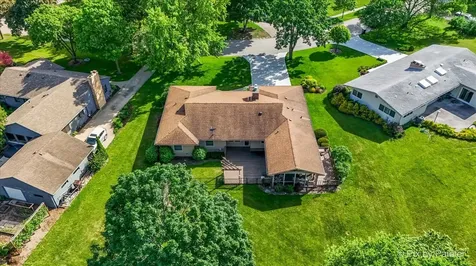 340 Hilkert Court Crystal Lake IL 60014