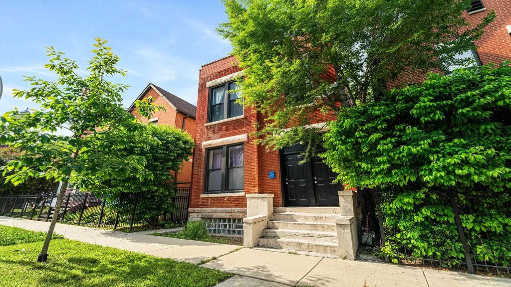 3118 West Huron Street Chicago IL 60612
