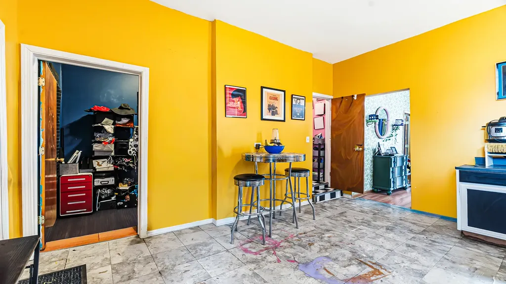 3118 West Huron Street Chicago IL 60612