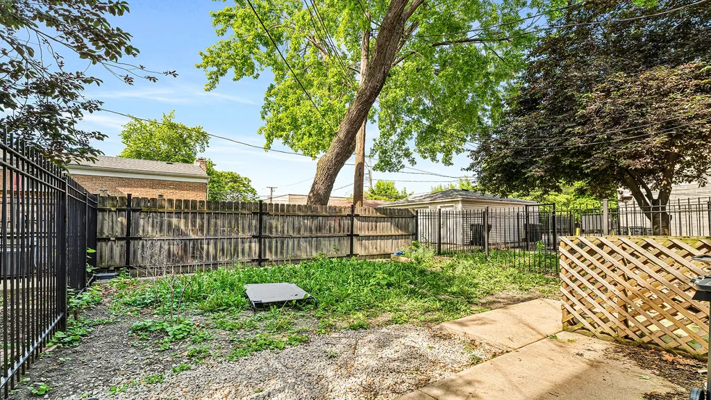 3118 West Huron Street Chicago IL 60612