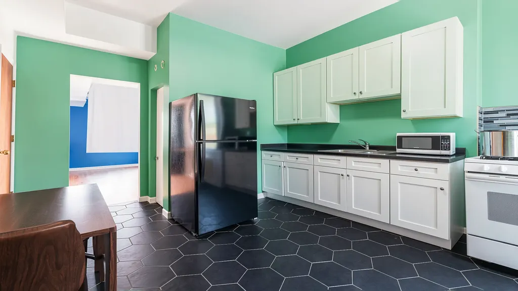 3118 West Huron Street Chicago IL 60612