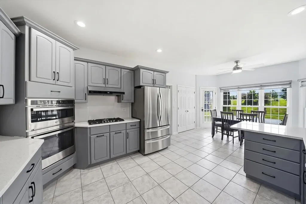 22W133 Glenrise Court Glen Ellyn IL 60137