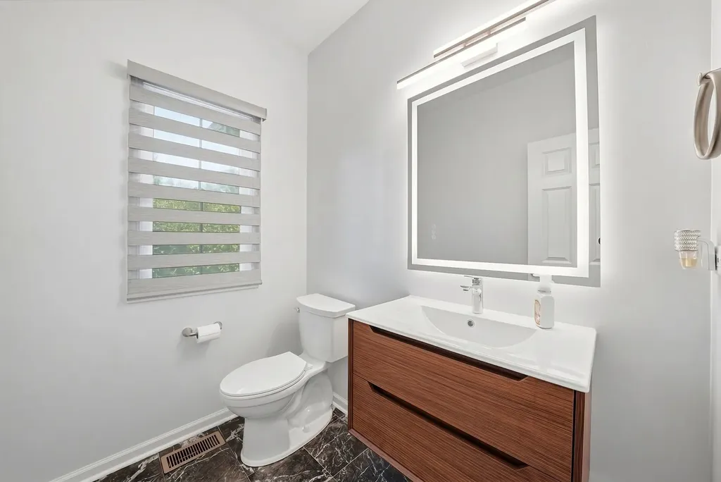 22W133 Glenrise Court Glen Ellyn IL 60137