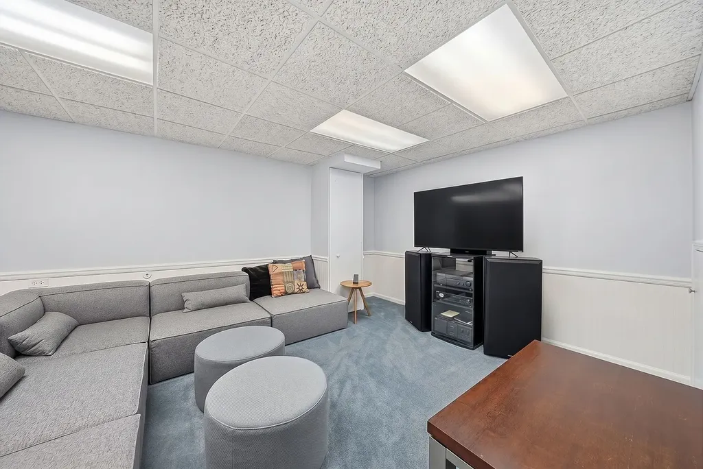 22W133 Glenrise Court Glen Ellyn IL 60137
