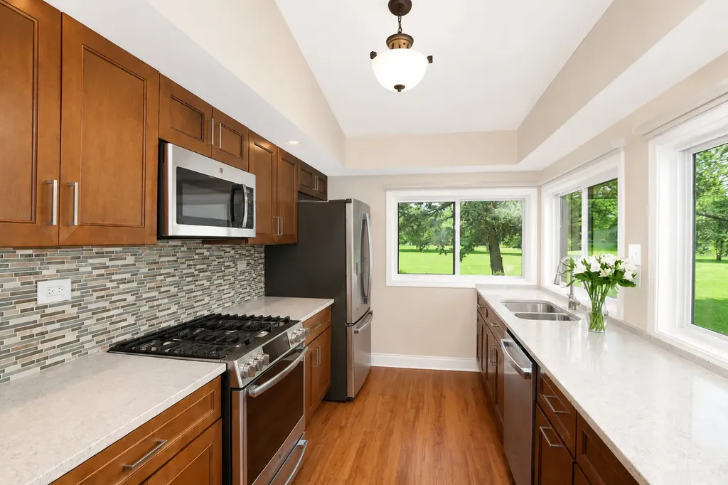 743 Parkview Court Roselle IL 60172