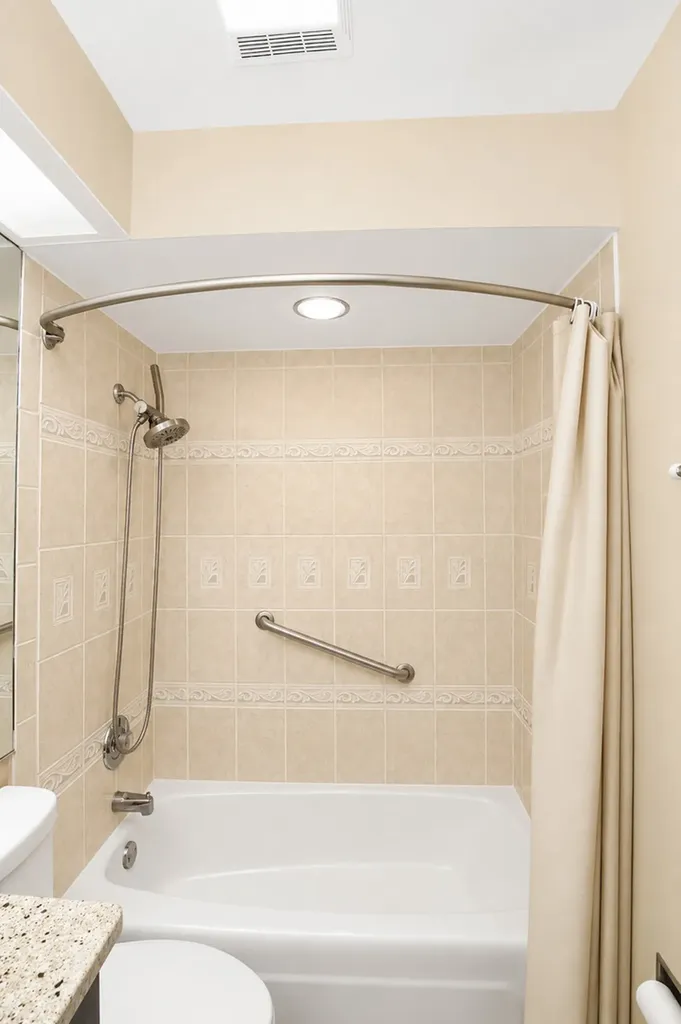 743 Parkview Court Roselle IL 60172