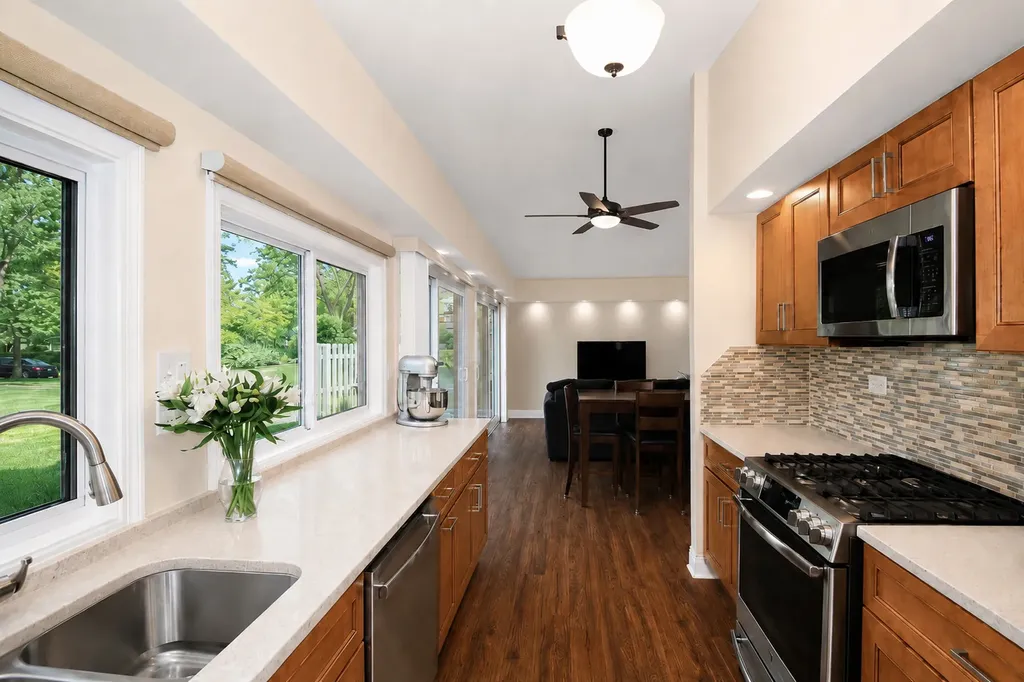 743 Parkview Court Roselle IL 60172
