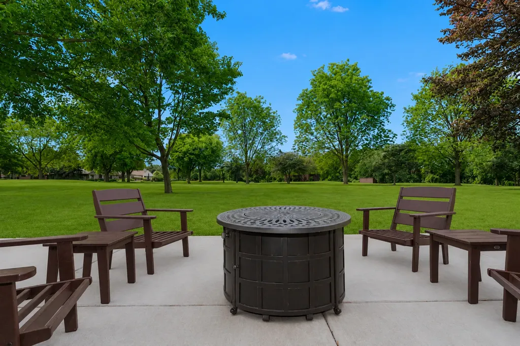 743 Parkview Court Roselle IL 60172