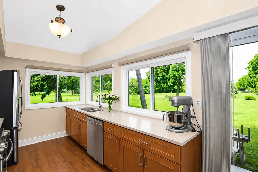743 Parkview Court Roselle IL 60172