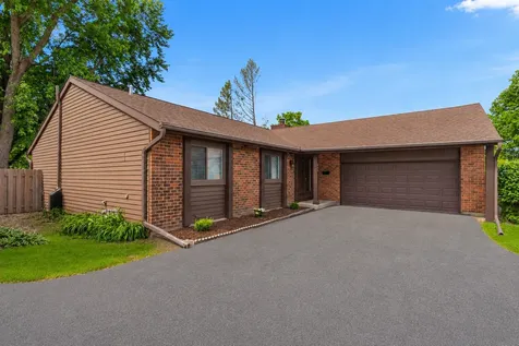 743 Parkview Court Roselle IL 60172