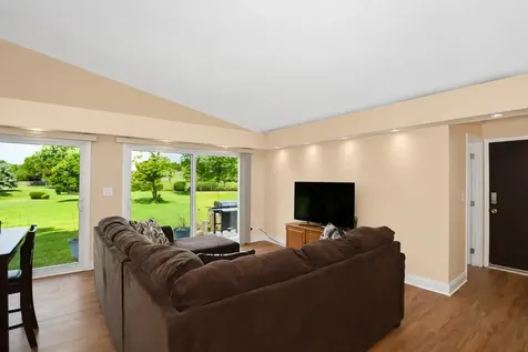 743 Parkview Court Roselle IL 60172