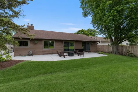 743 Parkview Court Roselle IL 60172