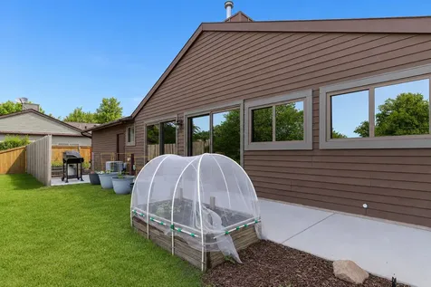 743 Parkview Court Roselle IL 60172