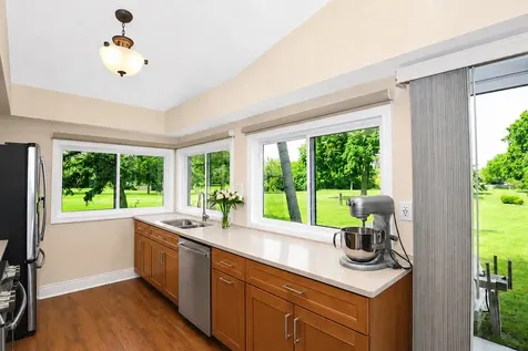 743 Parkview Court Roselle IL 60172