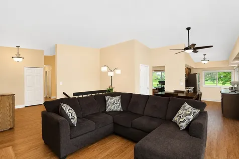 743 Parkview Court Roselle IL 60172
