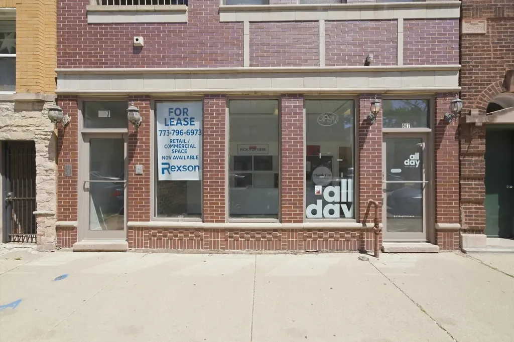 907 North Damen Avenue Chicago IL 60622