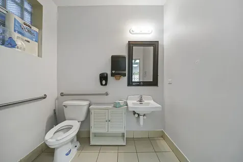907 North Damen Avenue Chicago IL 60622