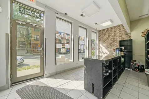 907 North Damen Avenue Chicago IL 60622