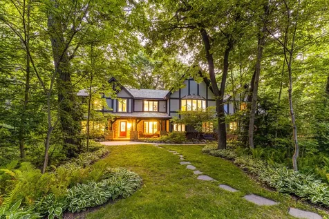 28588 North Tanglewood Court Libertyville IL 60048