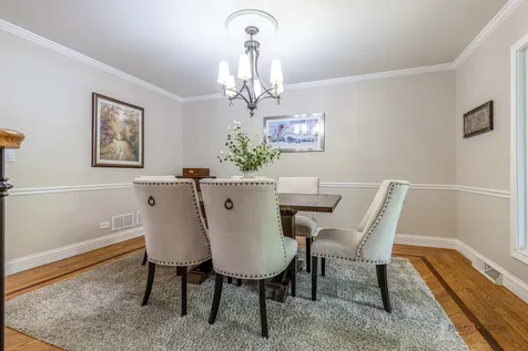 28588 North Tanglewood Court Libertyville IL 60048