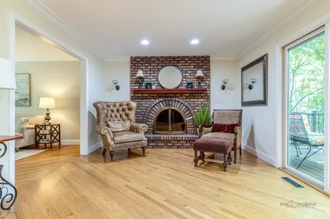 28588 North Tanglewood Court Libertyville IL 60048