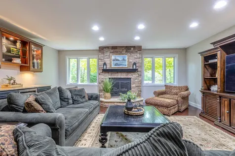 28588 North Tanglewood Court Libertyville IL 60048