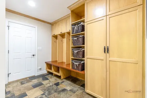 28588 North Tanglewood Court Libertyville IL 60048