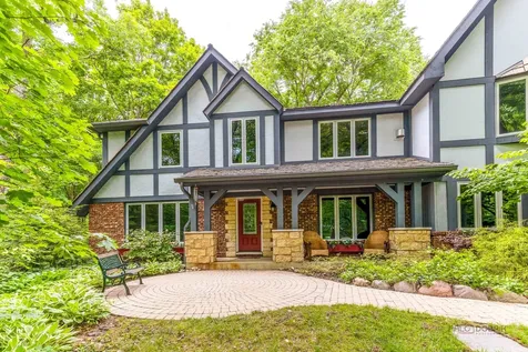 28588 North Tanglewood Court Libertyville IL 60048