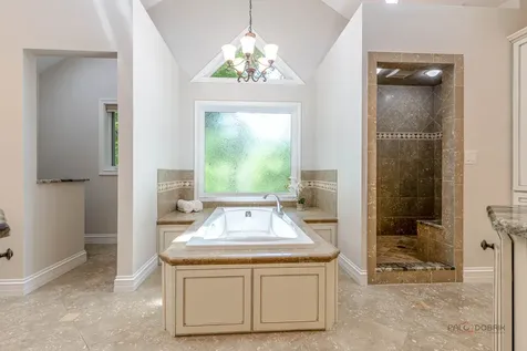 28588 North Tanglewood Court Libertyville IL 60048