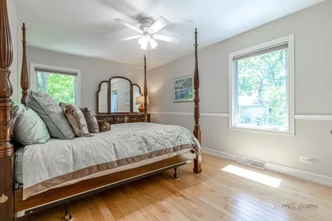 28588 North Tanglewood Court Libertyville IL 60048