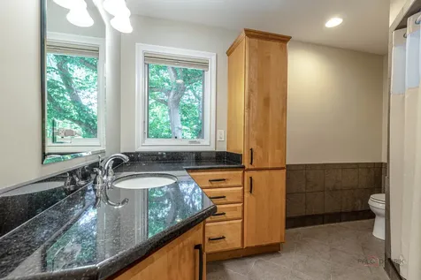 28588 North Tanglewood Court Libertyville IL 60048
