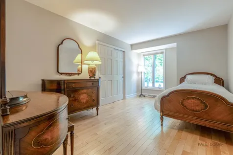 28588 North Tanglewood Court Libertyville IL 60048