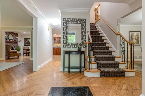 28588 North Tanglewood Court Libertyville IL 60048