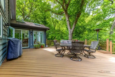 28588 North Tanglewood Court Libertyville IL 60048