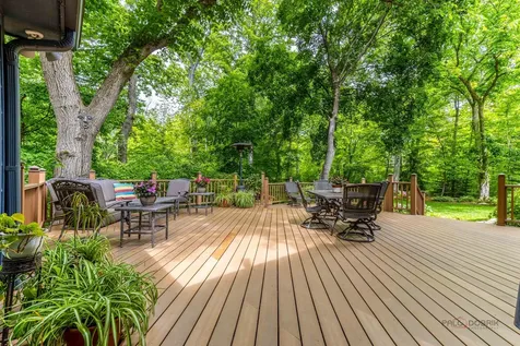 28588 North Tanglewood Court Libertyville IL 60048