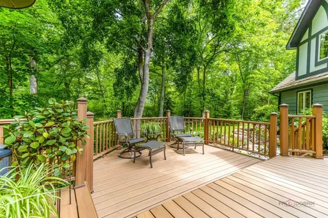 28588 North Tanglewood Court Libertyville IL 60048