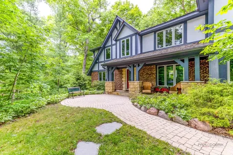 28588 North Tanglewood Court Libertyville IL 60048