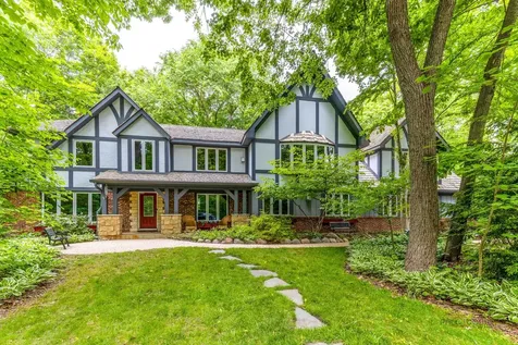 28588 North Tanglewood Court Libertyville IL 60048