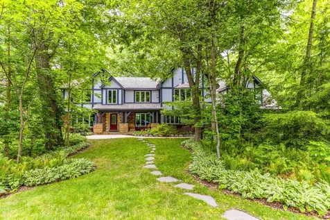 28588 North Tanglewood Court Libertyville IL 60048