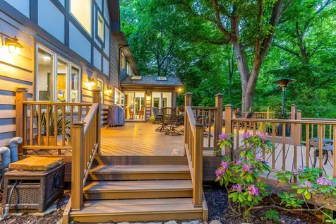 28588 North Tanglewood Court Libertyville IL 60048