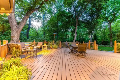 28588 North Tanglewood Court Libertyville IL 60048