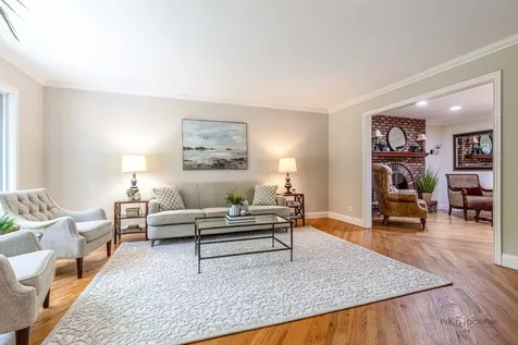 28588 North Tanglewood Court Libertyville IL 60048