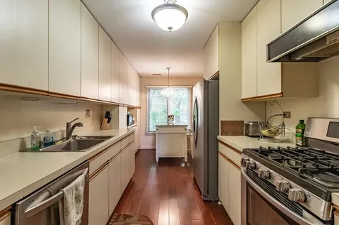 1071 Deerfield Place Highland Park IL 60035