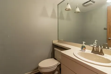 1071 Deerfield Place Highland Park IL 60035