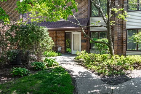 1071 Deerfield Place Highland Park IL 60035